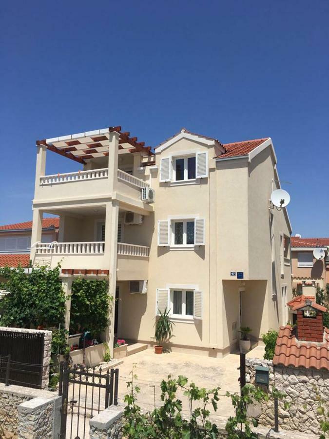 Apartment Vucica Sevid Buitenkant foto